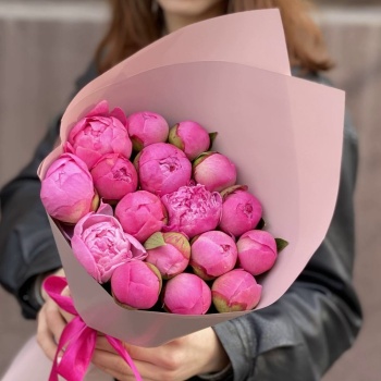 Розовый