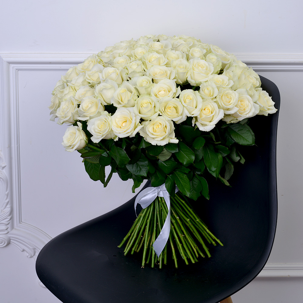 75 белых роз Premium 50 см